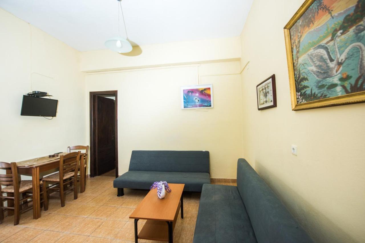 Pantelis Apartments Агиос Георгиос Екстериор снимка