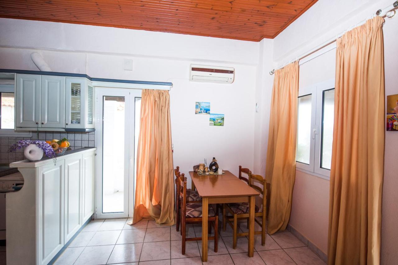 Pantelis Apartments Агиос Георгиос Екстериор снимка