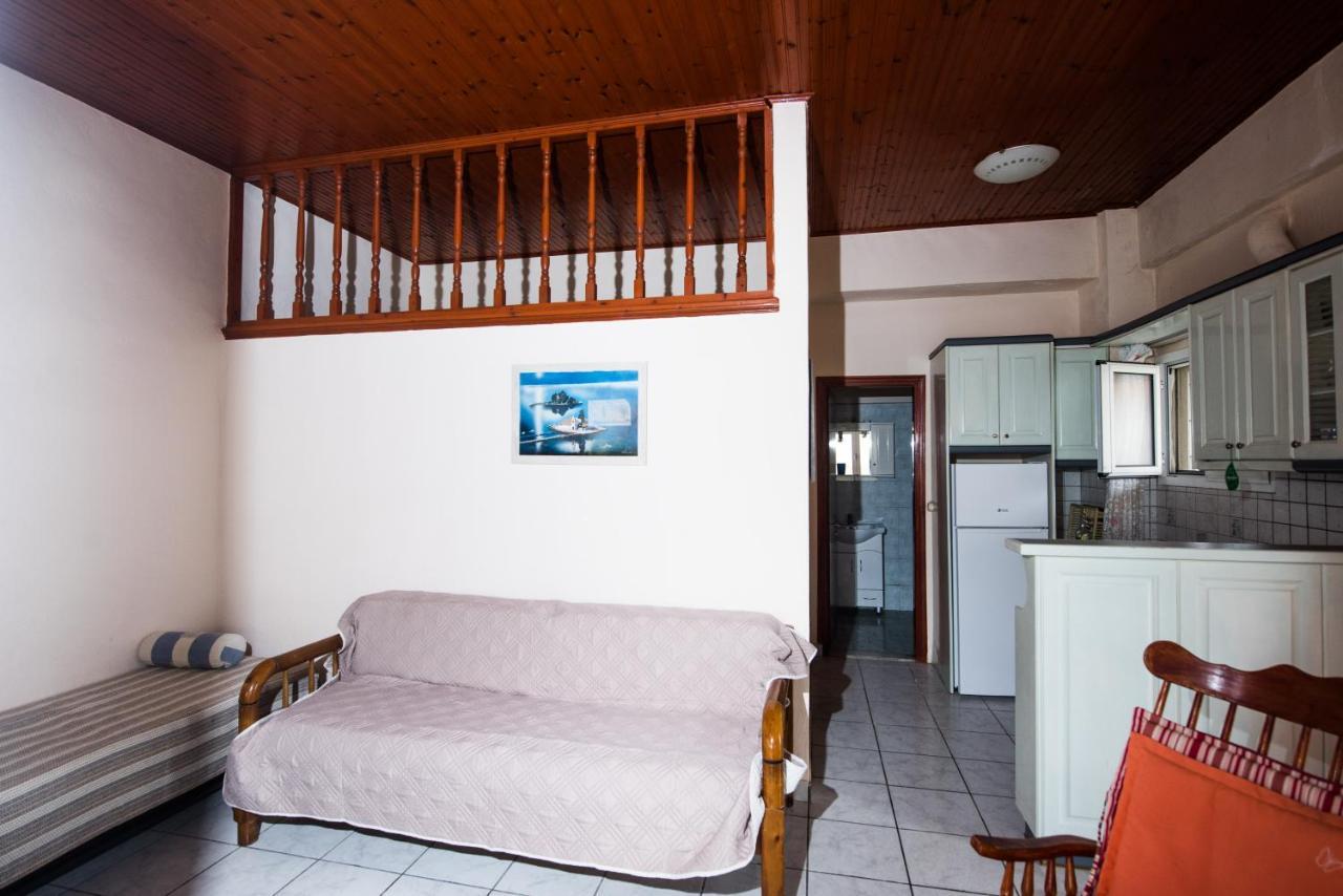 Pantelis Apartments Агиос Георгиос Екстериор снимка