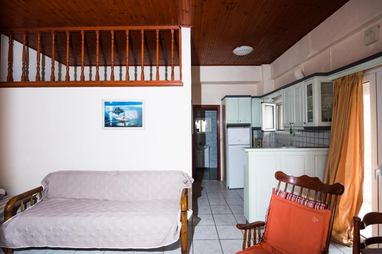 Pantelis Apartments Агиос Георгиос Екстериор снимка