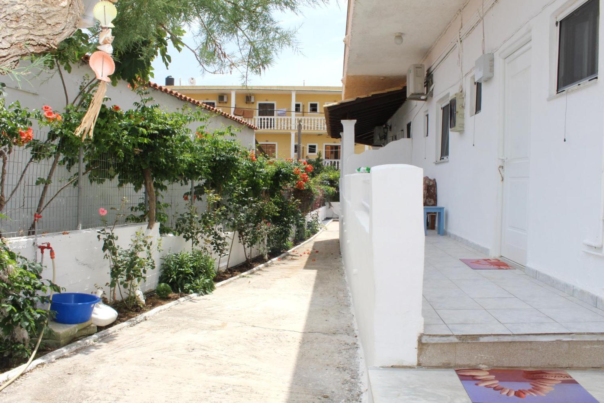 Pantelis Apartments Агиос Георгиос Екстериор снимка