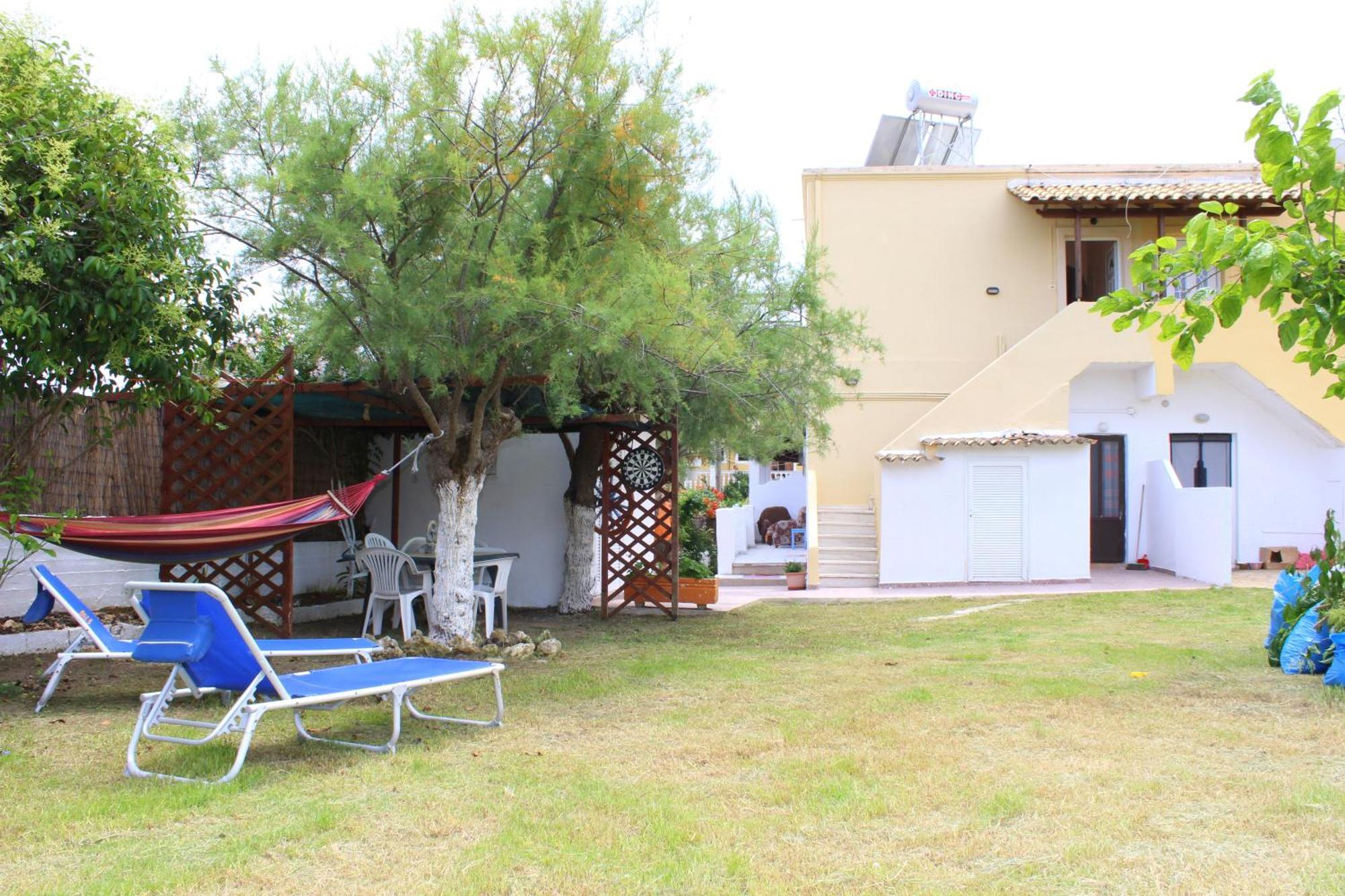 Pantelis Apartments Агиос Георгиос Екстериор снимка