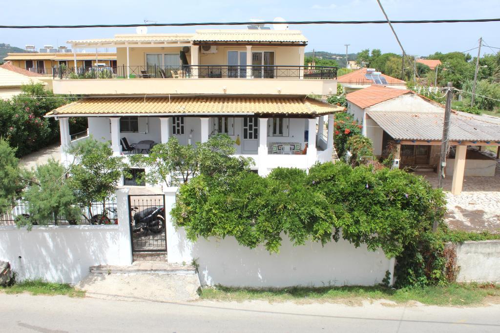 Pantelis Apartments Агиос Георгиос Екстериор снимка